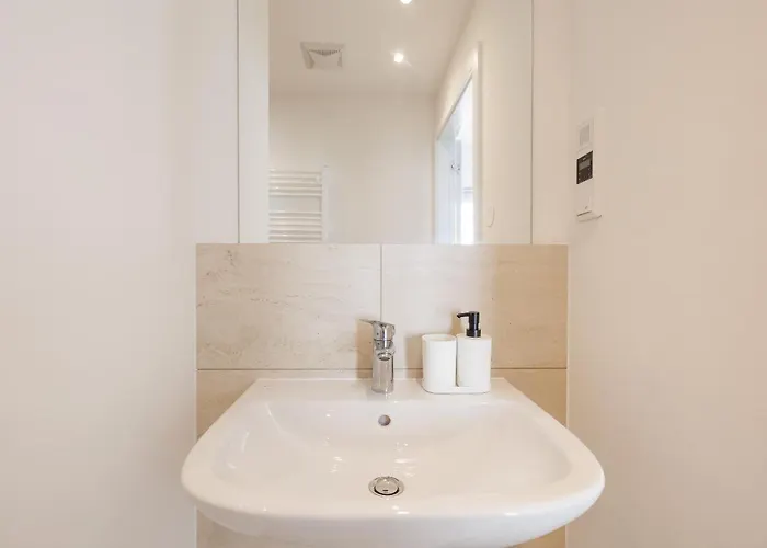 Апартаменти Symphony 38 - Modern Loft With Terrace And Grill In Location *