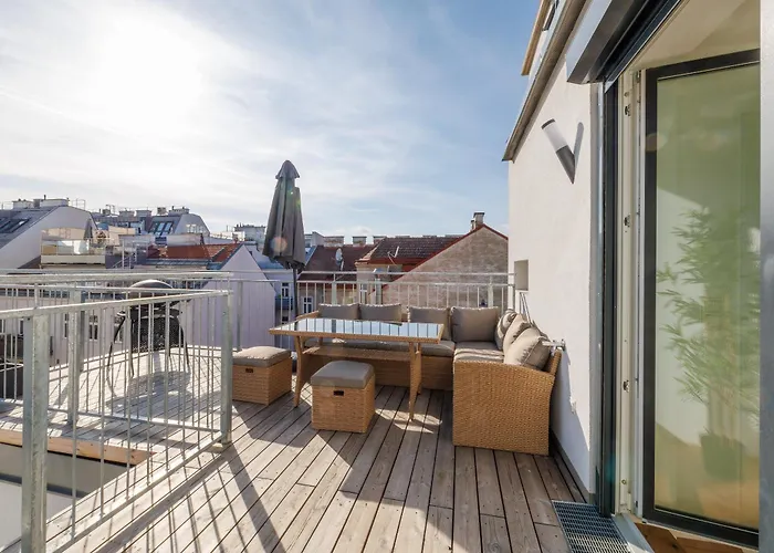 Апартаменти Symphony 38 - Modern Loft With Terrace And Grill In Location