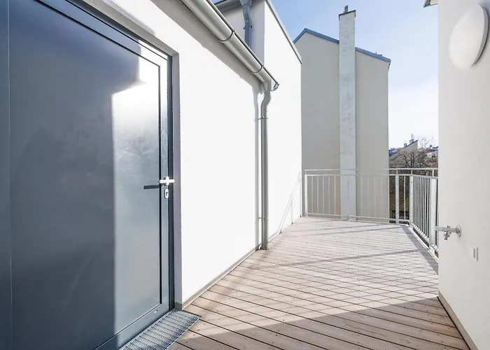 Апартаменти Symphony 38 - Modern Loft With Terrace And Grill In Location